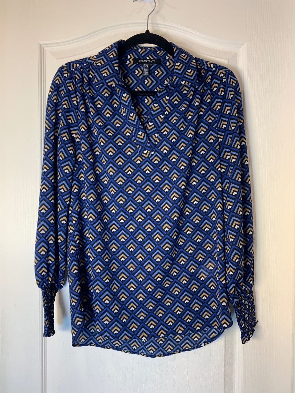 Ellen Tracy Lightweight Blue Tan Geometric Long Sleeve Blouse Smocked Cuffs XS